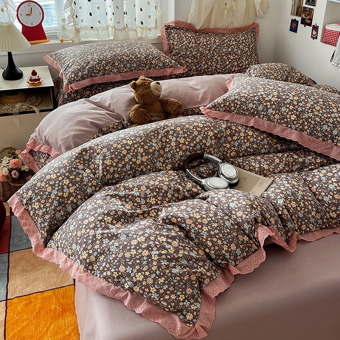 91家纺网 家纺一手货源 找家纺 逸林家纺《原希尔顿逸林》 2026新款春款古法水洗棉法式全棉花边四件套森系花边款四件套 漫野