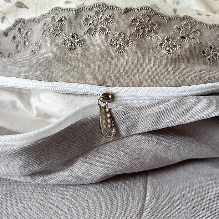 91家纺网 家纺一手货源 找家纺 逸林家纺《原希尔顿逸林》 2026新款春款古法水洗棉法式全棉花边四件套森系花边款四件套 槿上花开