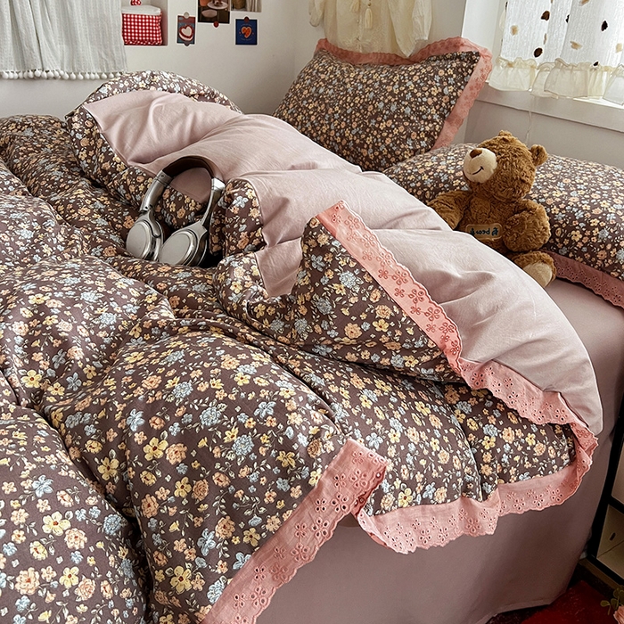 91家纺网 家纺一手货源 找家纺 逸林家纺《原希尔顿逸林》 2026新款春款古法水洗棉法式全棉花边四件套森系花边款四件套 漫野