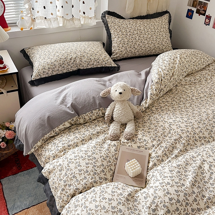 91家纺网 家纺一手货源 找家纺 逸林家纺《原希尔顿逸林》 2026新款春款古法水洗棉法式全棉花边四件套森系花边款四件套 兰溪