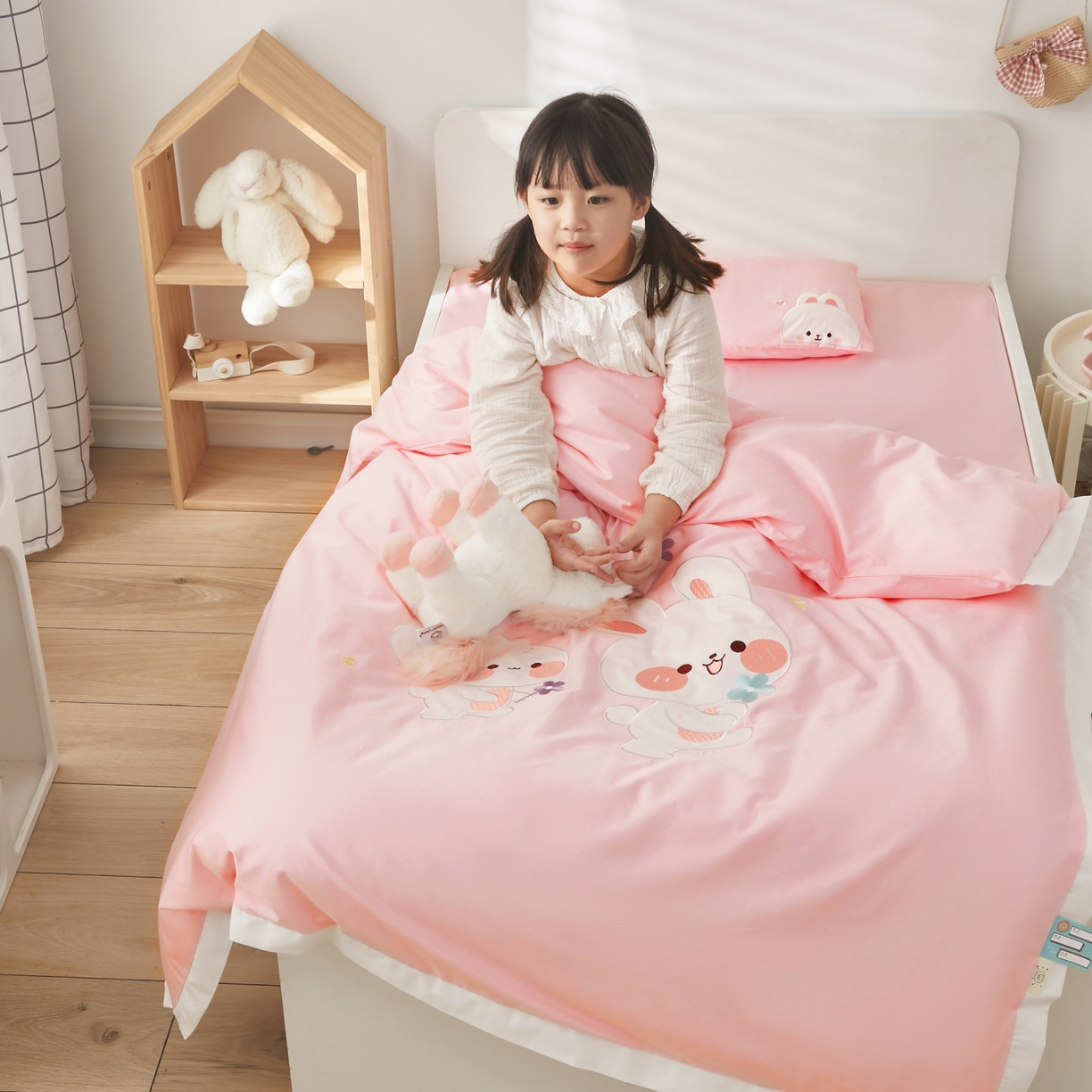 91家纺网 家纺一手货源 找家纺 荷马之梦 2026新款A类60s长绒棉绣花幼儿园套件-萌享系列 贝塔兔