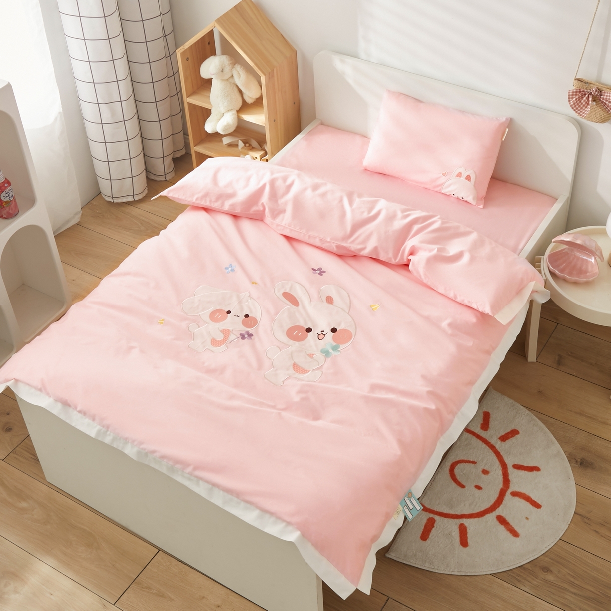 91家纺网 家纺一手货源 找家纺 荷马之梦 2026新款A类60s长绒棉绣花幼儿园套件-萌享系列 贝塔兔