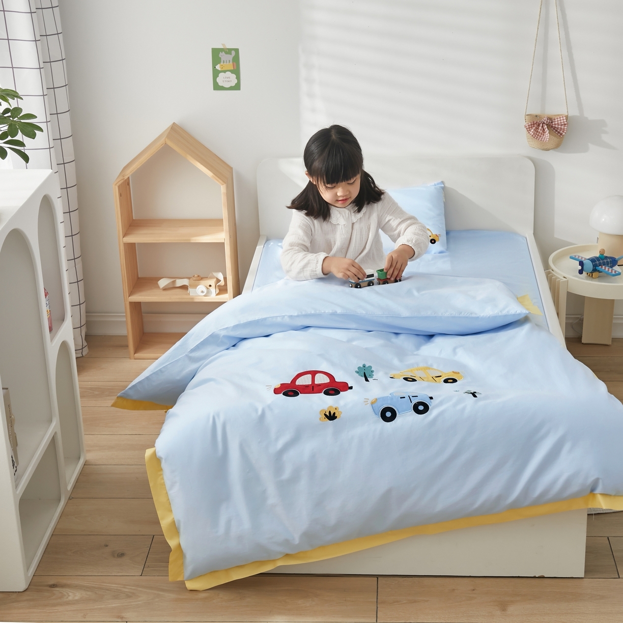 91家纺网 家纺一手货源 找家纺 荷马之梦 2026新款A类60s长绒棉绣花幼儿园套件-萌享系列 萌小车-蓝