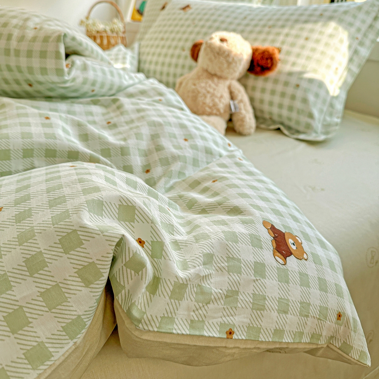 91家纺网 家纺一手货源 找家纺 佳汐蓝家纺 2026新款全棉纯棉加厚13376印花四件套 绿格小熊