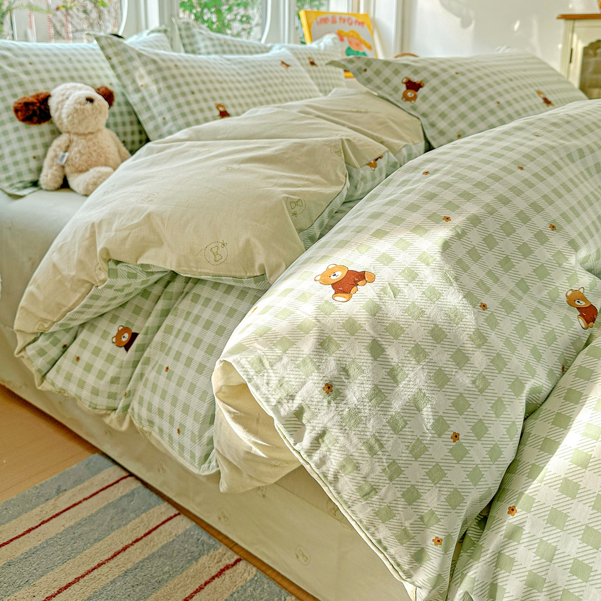 91家纺网 家纺一手货源 找家纺 佳汐蓝家纺 2026新款全棉纯棉加厚13376印花四件套 绿格小熊