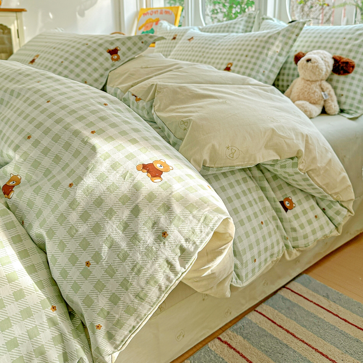 91家纺网 家纺一手货源 找家纺 佳汐蓝家纺 2026新款全棉纯棉加厚13376印花四件套 绿格小熊