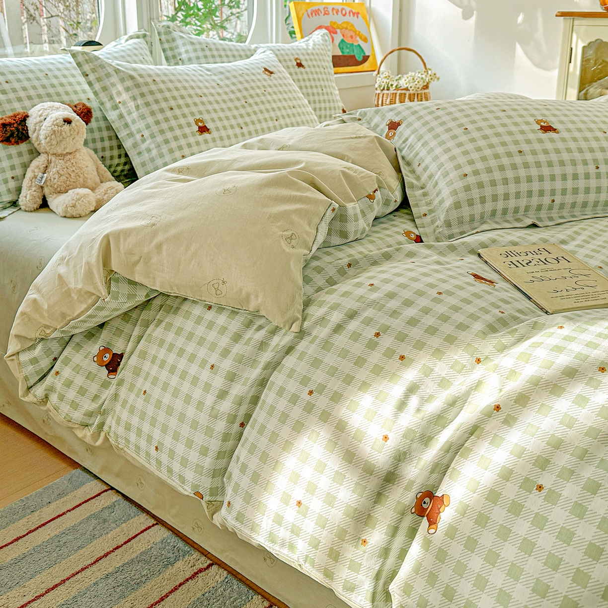 91家纺网 家纺一手货源 找家纺 佳汐蓝家纺 2026新款全棉纯棉加厚13376印花四件套 绿格小熊