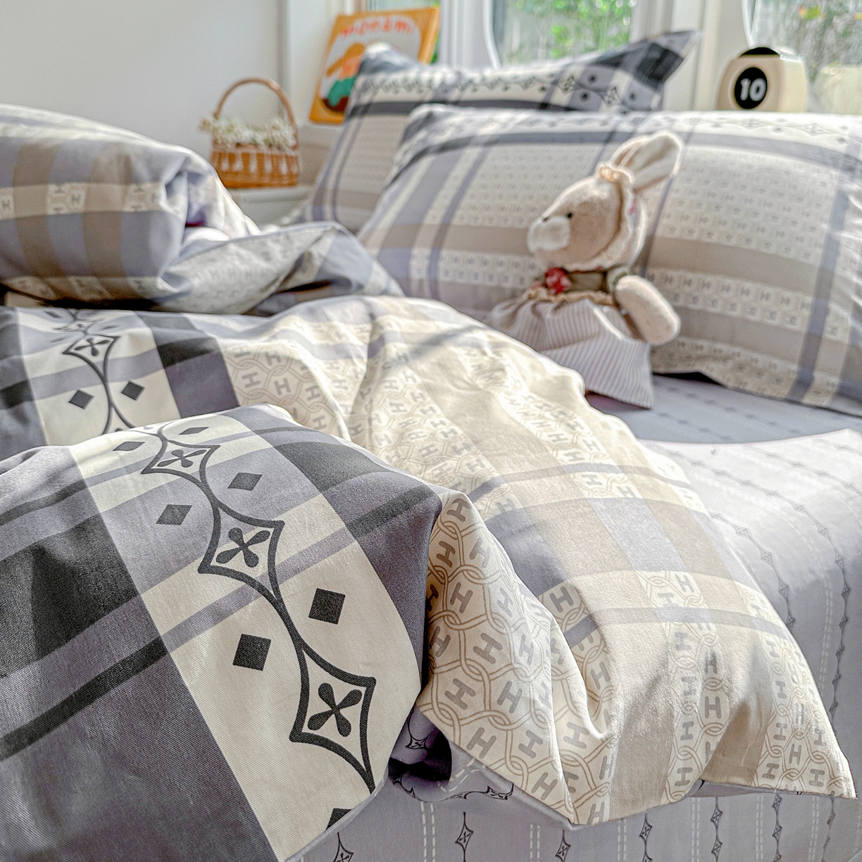 91家纺网 家纺一手货源 找家纺 佳汐蓝家纺 2026新款全棉纯棉加厚13376印花四件套 协奏曲