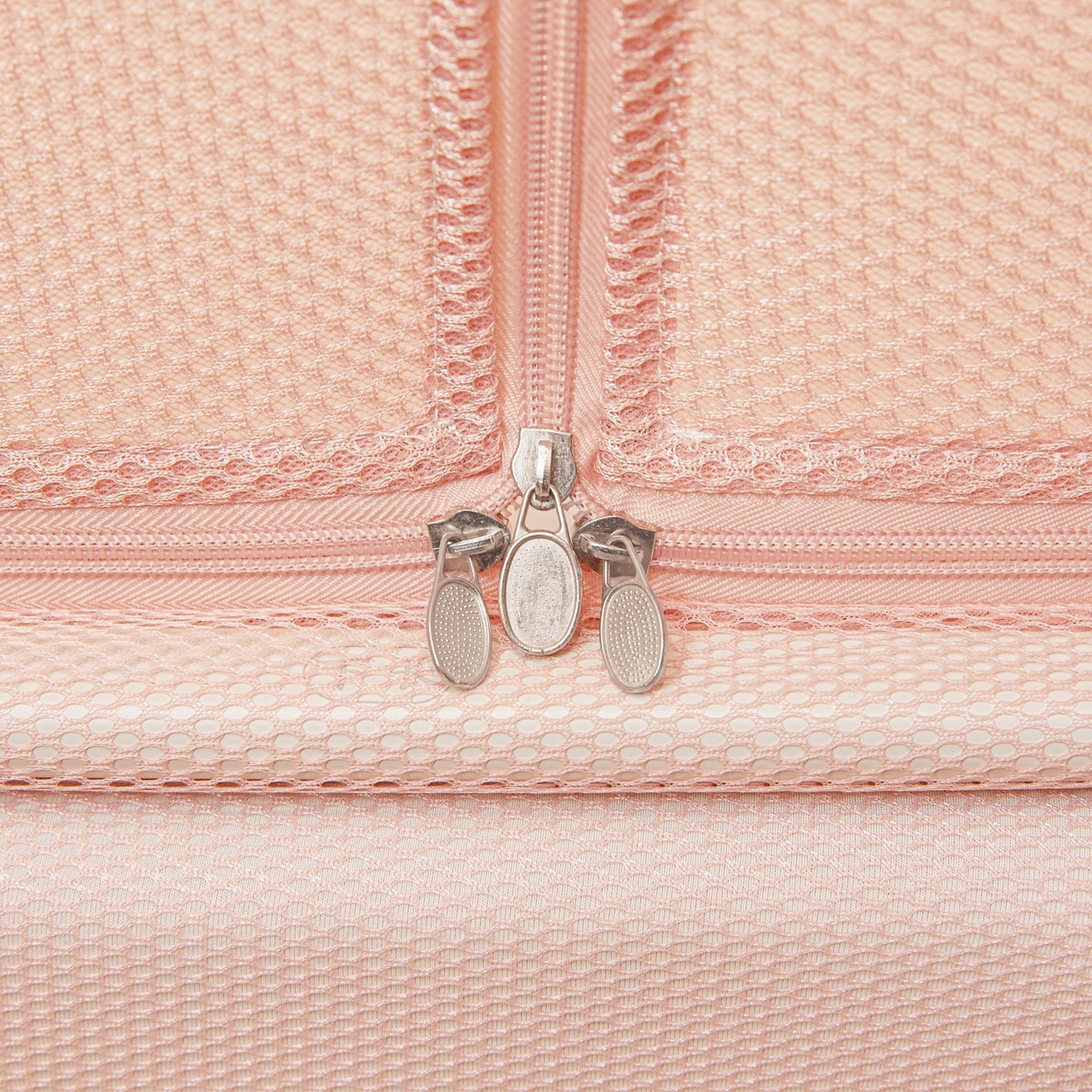 91家纺网 家纺一手货源 找家纺 雪姿家纺 2026新款T+U型刺绣花边床笠回底款三开门外穿坐床蚊帐-坐床樱桃 刺绣花边樱桃-温馨粉玉