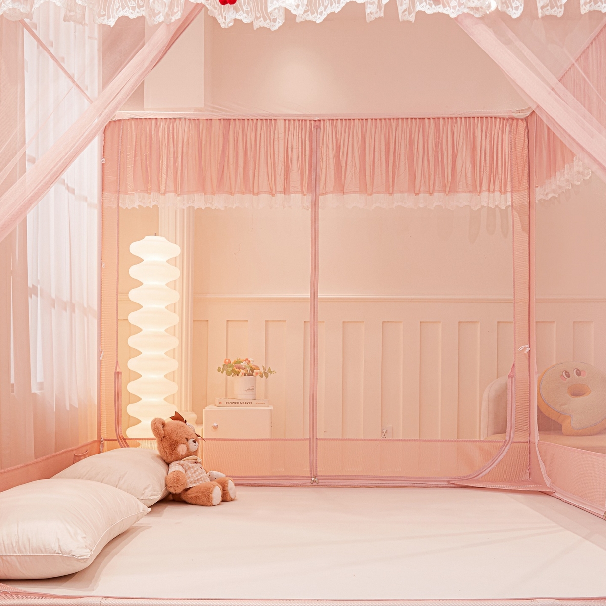 91家纺网 家纺一手货源 找家纺 雪姿家纺 2026新款T+U型刺绣花边床笠回底款三开门外穿坐床蚊帐-坐床樱桃 刺绣花边樱桃-温馨粉玉