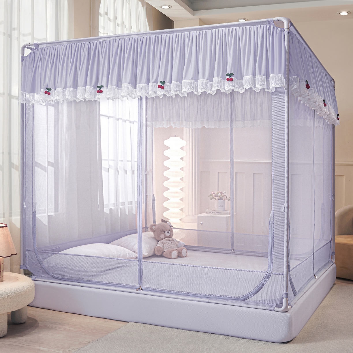 91家纺网 家纺一手货源 找家纺 雪姿家纺 2026新款T+U型刺绣花边床笠回底款三开门外穿坐床蚊帐-坐床樱桃 刺绣花边樱桃-烟岚紫灰