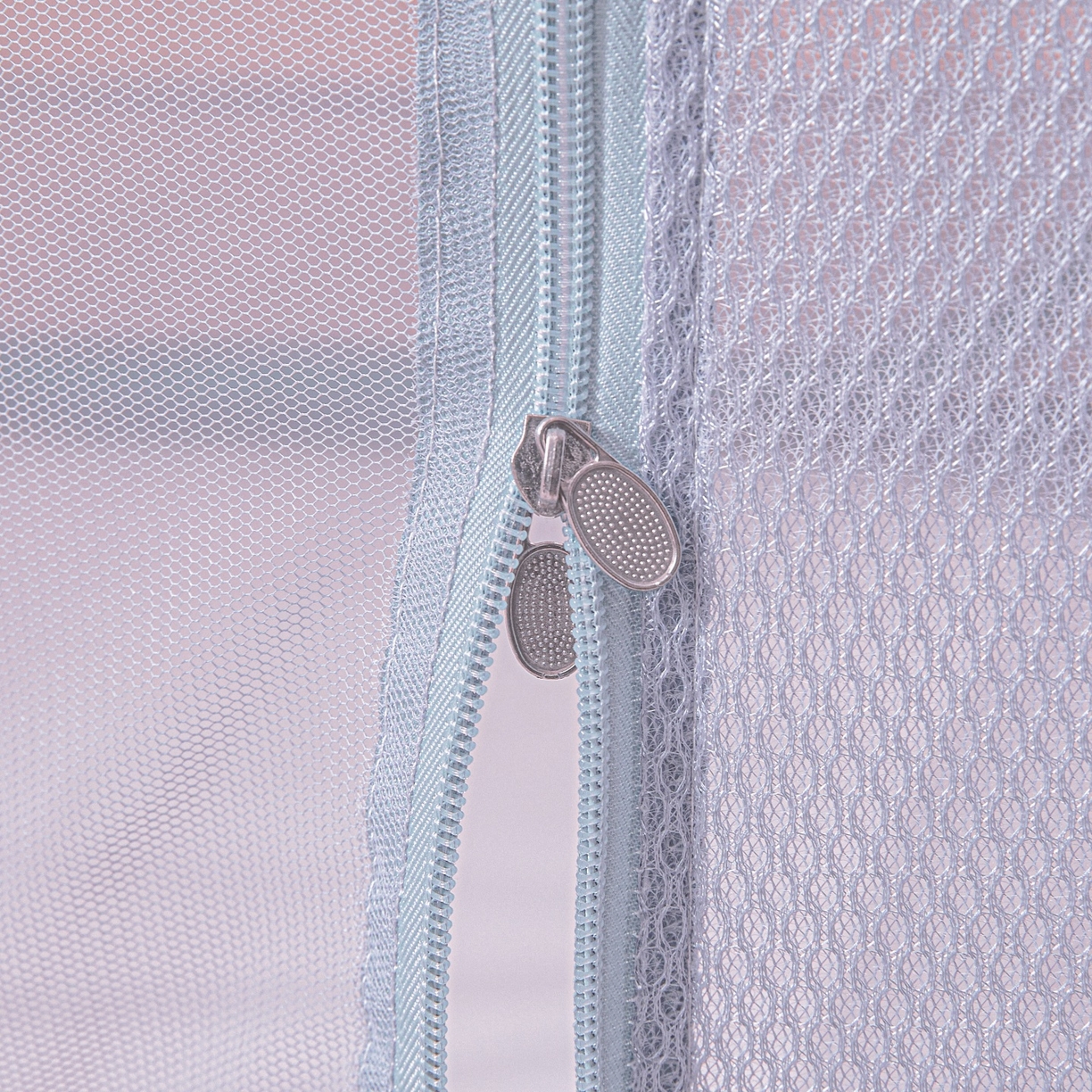 91家纺网 家纺一手货源 找家纺 雪姿家纺 2026新款T+U型刺绣花边床笠回底款三开门外穿坐床蚊帐-坐床樱桃 刺绣花边樱桃-烟岚紫灰