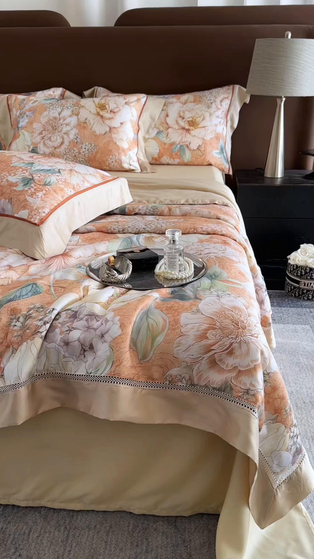 91家纺网 家纺一手货源 找家纺 娇逸家居 2026新款60s天丝数码印花夏被夏凉被空调被四件套 浮漫-橙