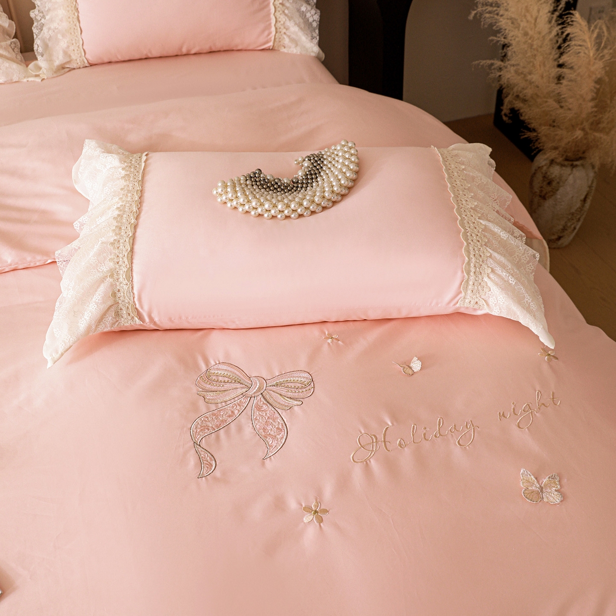 91家纺网 家纺一手货源 找家纺 迪欧芙 2026新款长绒棉全棉纯棉刺绣床单款四件套-巴黎甜梦 巴黎甜梦-蜜桃粉