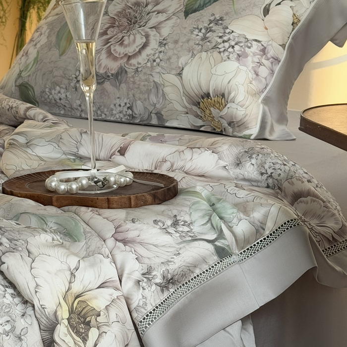 91家纺网 家纺一手货源 找家纺 娇逸家居 2026新款60s天丝数码印花夏被夏凉被空调被四件套 浮漫-灰