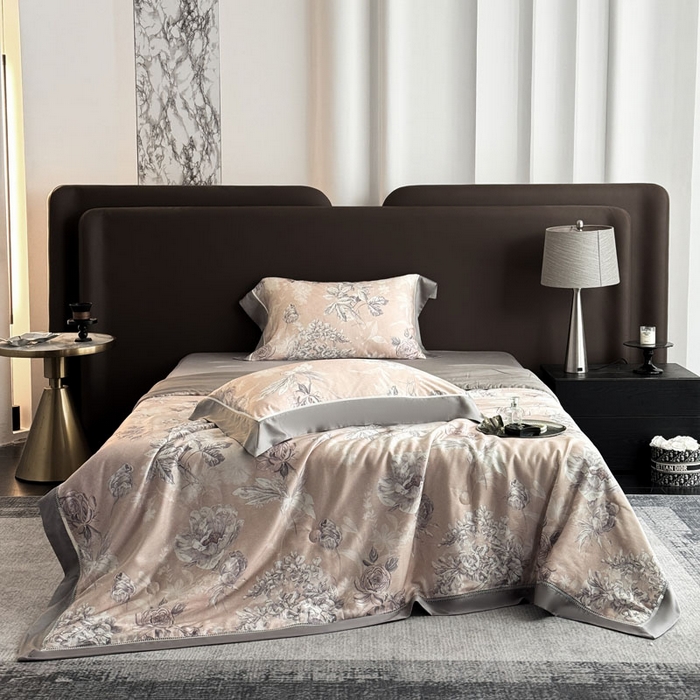 91家纺网 家纺一手货源 找家纺 娇逸家居 2026新款60s天丝数码印花夏被夏凉被空调被四件套 观澜-粉