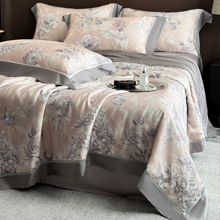 91家纺网 家纺一手货源 找家纺 娇逸家居 2026新款60s天丝数码印花夏被夏凉被空调被四件套 观澜-粉