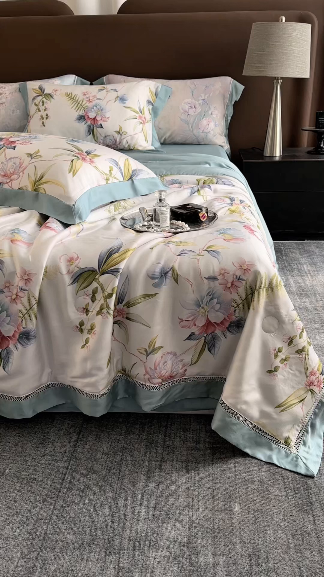 91家纺网 家纺一手货源 找家纺 娇逸家居 2026新款60s天丝数码印花夏被夏凉被空调被四件套 乐滢