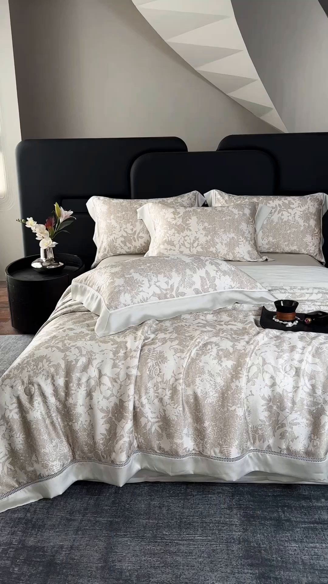 91家纺网 家纺一手货源 找家纺 娇逸家居 2026新款60s天丝数码印花夏被夏凉被空调被四件套 林兮