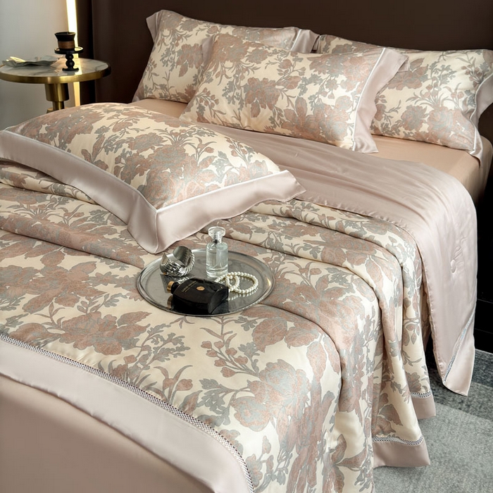 91家纺网 家纺一手货源 找家纺 娇逸家居 2026新款60s天丝数码印花夏被夏凉被空调被四件套 龄茵