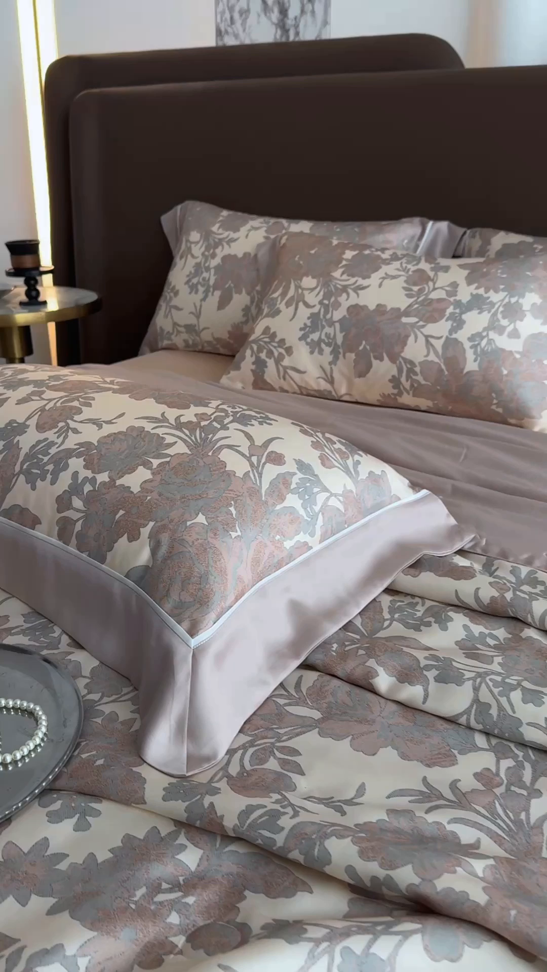 91家纺网 家纺一手货源 找家纺 娇逸家居 2026新款60s天丝数码印花夏被夏凉被空调被四件套 龄茵