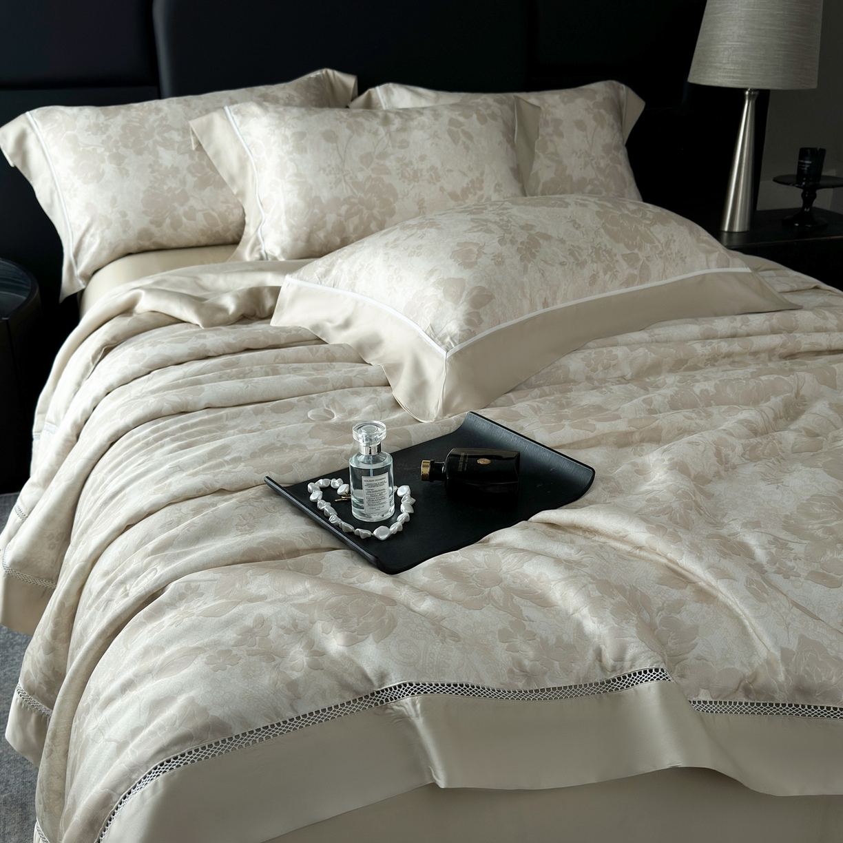 91家纺网 家纺一手货源 找家纺 娇逸家居 2026新款60s天丝数码印花夏被夏凉被空调被四件套 骆雪