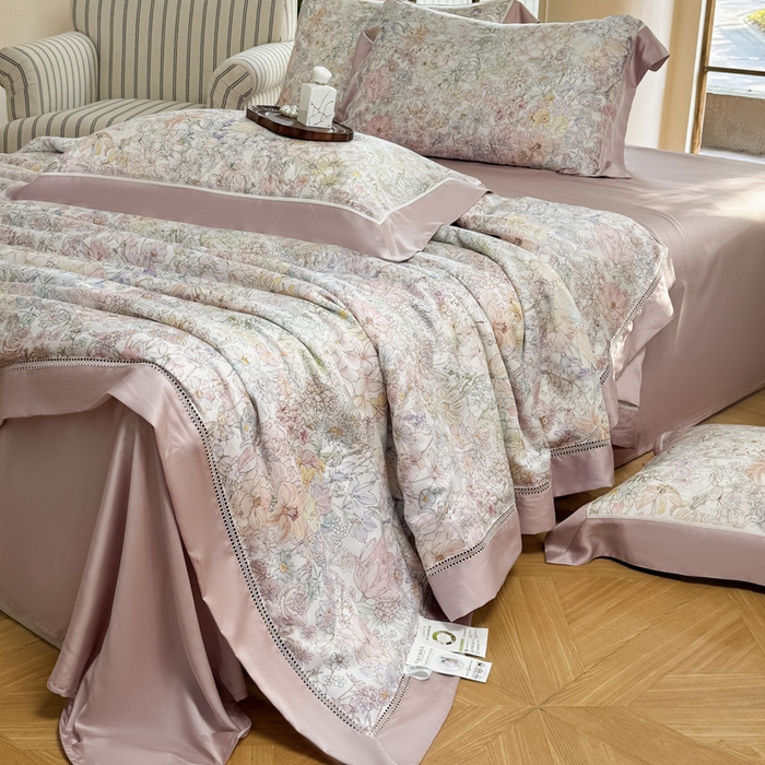 91家纺网 家纺一手货源 找家纺 娇逸家居 2026新款60s天丝数码印花夏被夏凉被空调被四件套 妙颜-粉