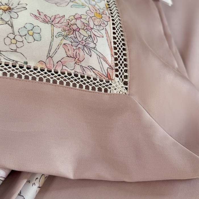 91家纺网 家纺一手货源 找家纺 娇逸家居 2026新款60s天丝数码印花夏被夏凉被空调被四件套 妙颜-粉