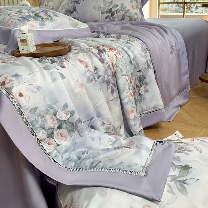 91家纺网 家纺一手货源 找家纺 娇逸家居 2026新款60s天丝数码印花夏被夏凉被空调被四件套 莫奈花园-紫
