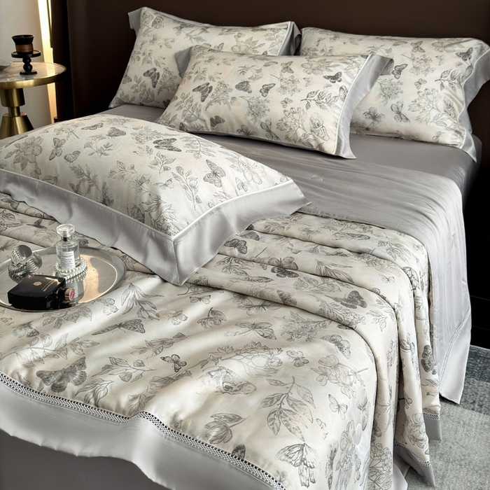 91家纺网 家纺一手货源 找家纺 娇逸家居 2026新款60s天丝数码印花夏被夏凉被空调被四件套 琦蝶