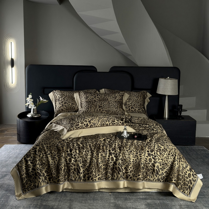 91家纺网 家纺一手货源 找家纺 娇逸家居 2026新款60s天丝数码印花夏被夏凉被空调被四件套 野趣-咖