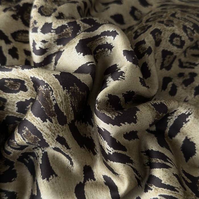 91家纺网 家纺一手货源 找家纺 娇逸家居 2026新款60s天丝数码印花夏被夏凉被空调被四件套 野趣-咖