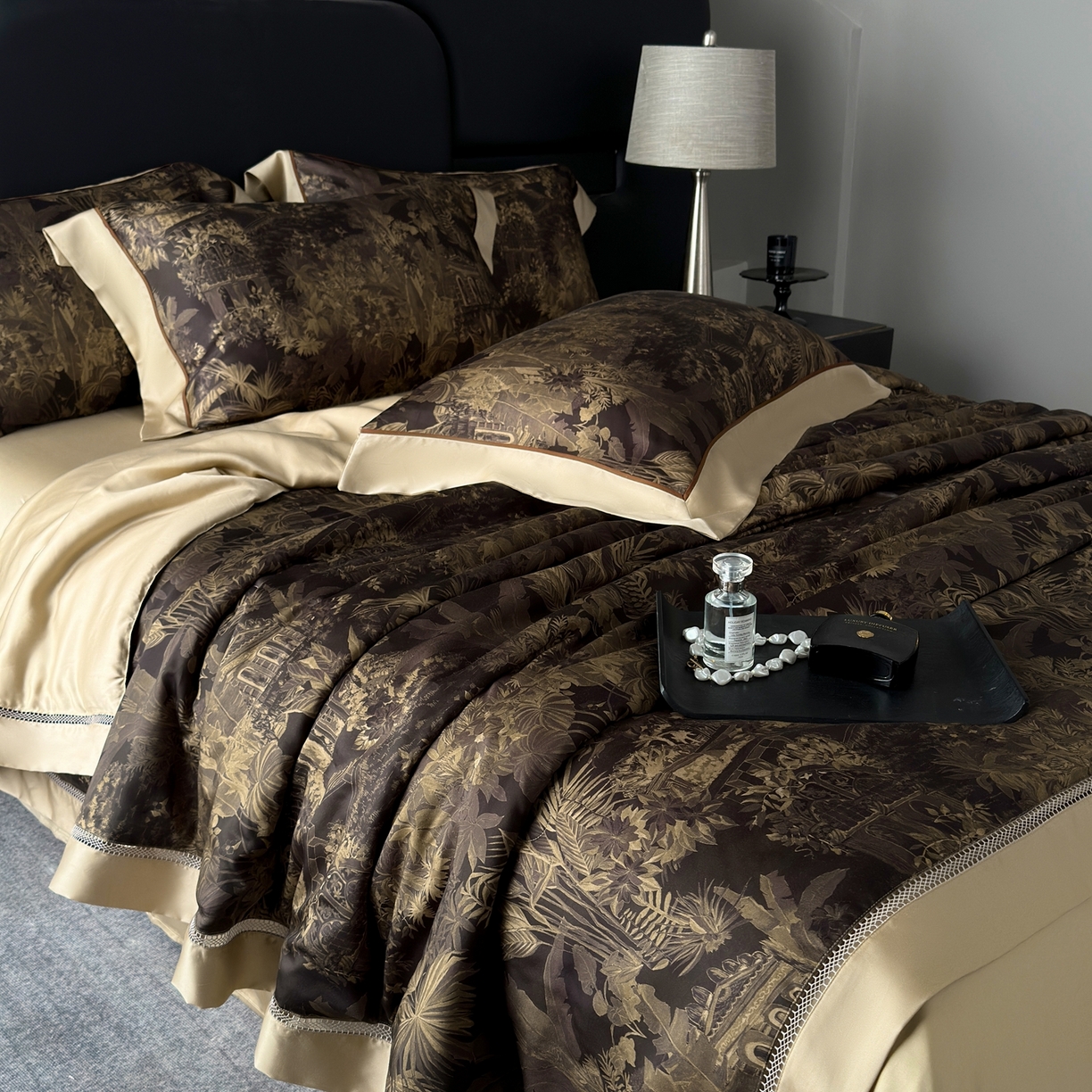 91家纺网 家纺一手货源 找家纺 娇逸家居 2026新款60s天丝数码印花夏被夏凉被空调被四件套 夜阑