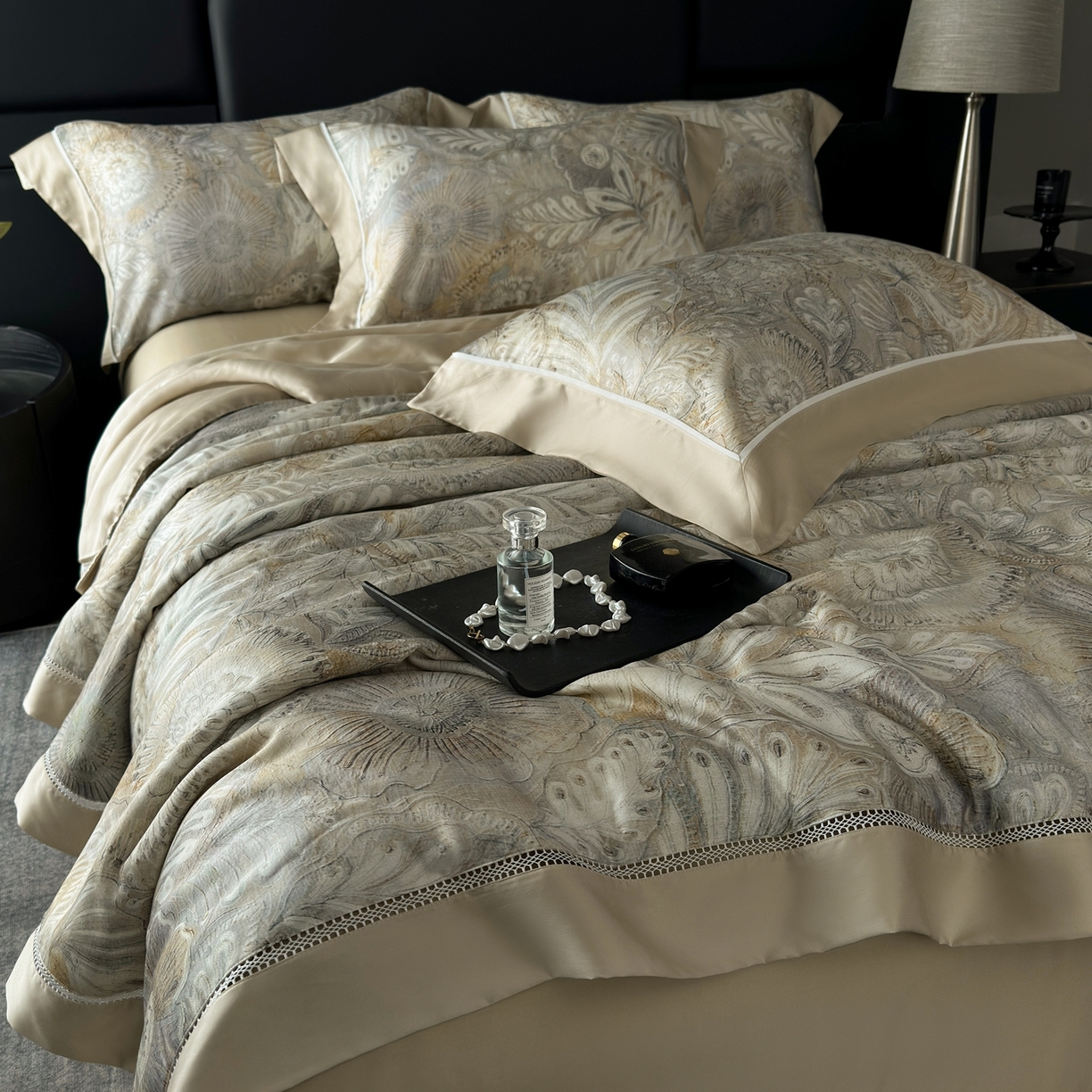 91家纺网 家纺一手货源 找家纺 娇逸家居 2026新款60s天丝数码印花夏被夏凉被空调被四件套 遇春