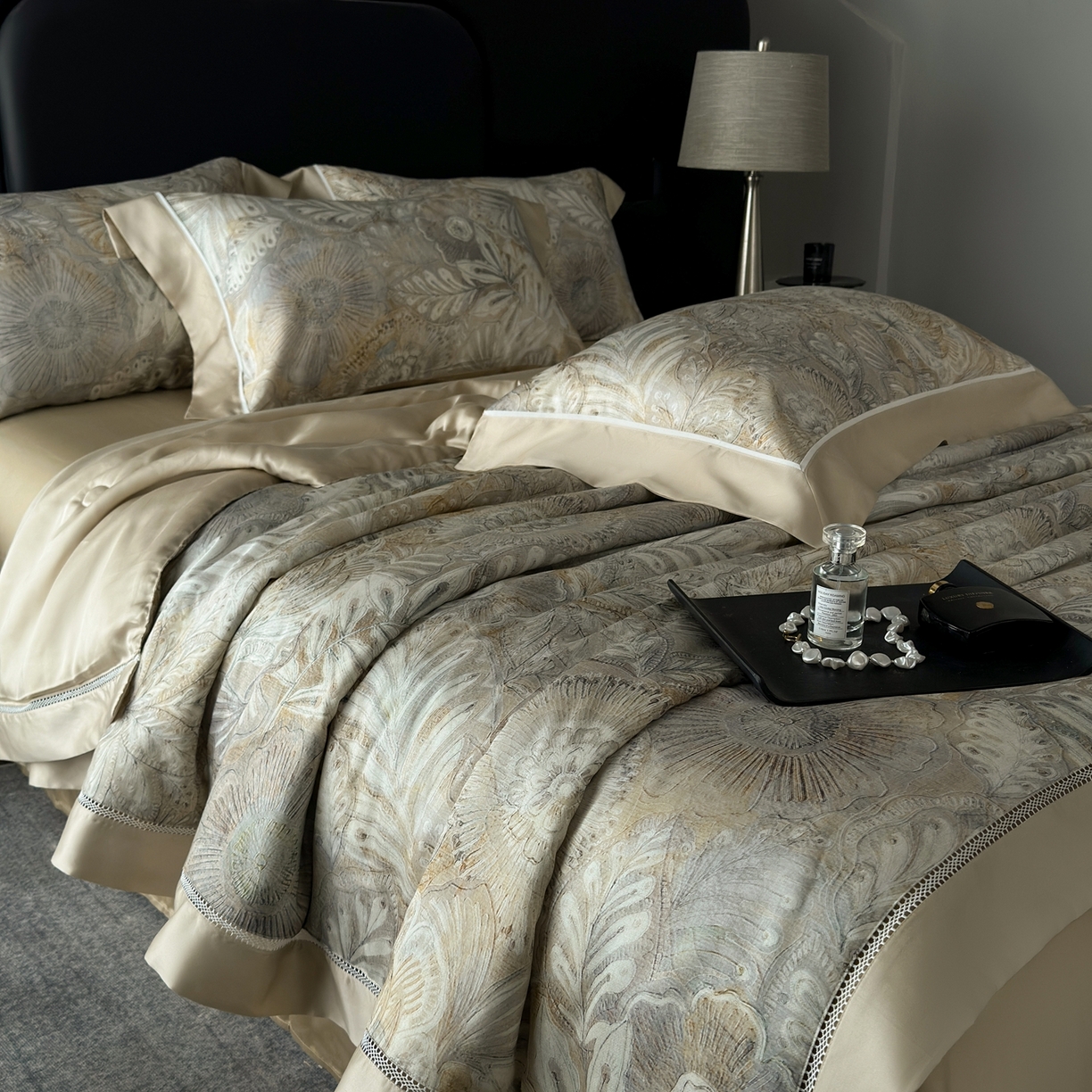 91家纺网 家纺一手货源 找家纺 娇逸家居 2026新款60s天丝数码印花夏被夏凉被空调被四件套 遇春