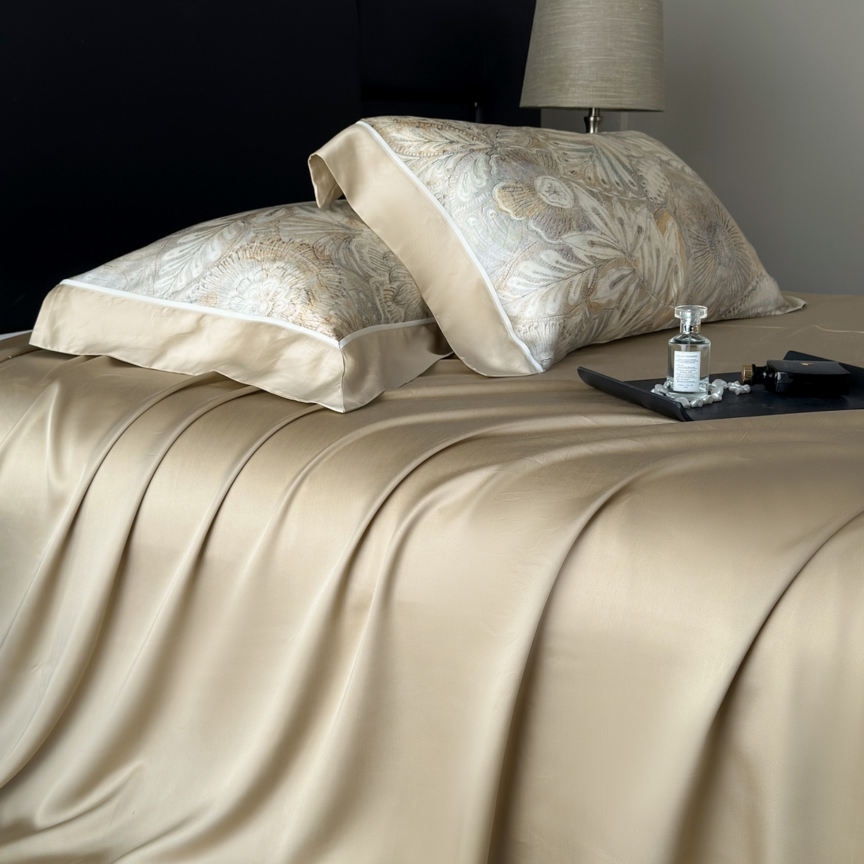 91家纺网 家纺一手货源 找家纺 娇逸家居 2026新款60s天丝数码印花夏被夏凉被空调被四件套 遇春