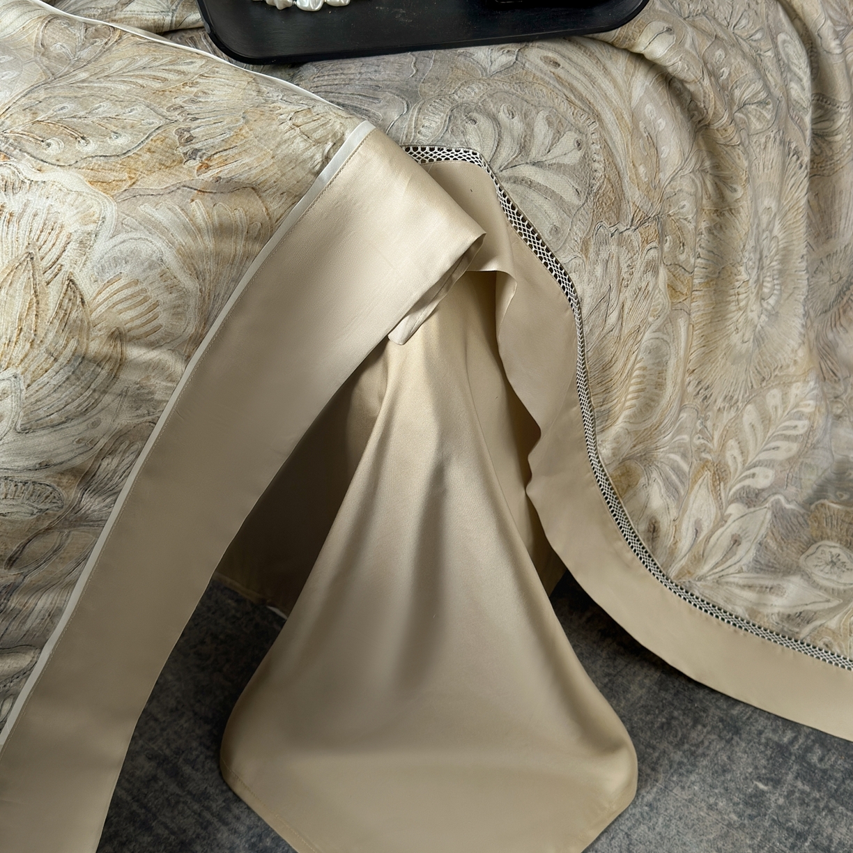 91家纺网 家纺一手货源 找家纺 娇逸家居 2026新款60s天丝数码印花夏被夏凉被空调被四件套 遇春