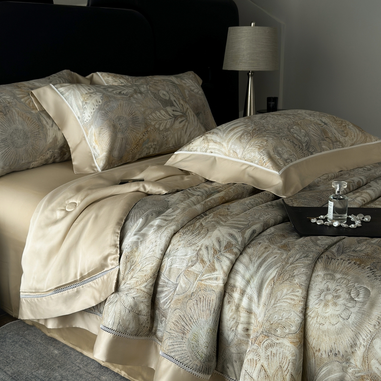 91家纺网 家纺一手货源 找家纺 娇逸家居 2026新款60s天丝数码印花夏被夏凉被空调被四件套 遇春