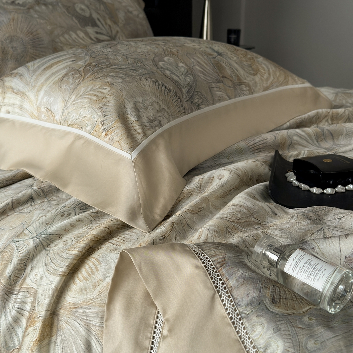 91家纺网 家纺一手货源 找家纺 娇逸家居 2026新款60s天丝数码印花夏被夏凉被空调被四件套 遇春