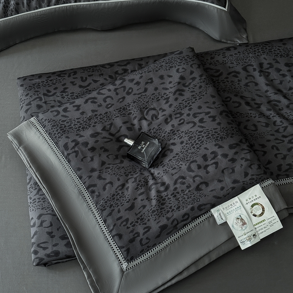 91家纺网 家纺一手货源 找家纺 娇逸家居 2026新款60s天丝数码印花夏被夏凉被空调被四件套 苍岭