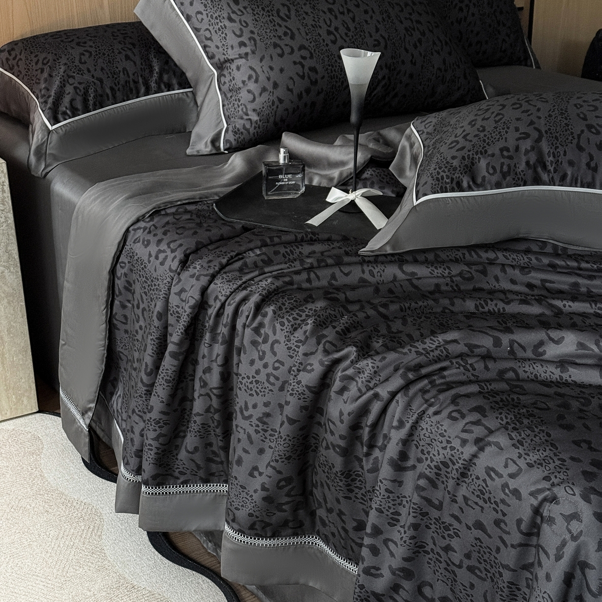 91家纺网 家纺一手货源 找家纺 娇逸家居 2026新款60s天丝数码印花夏被夏凉被空调被四件套 苍岭