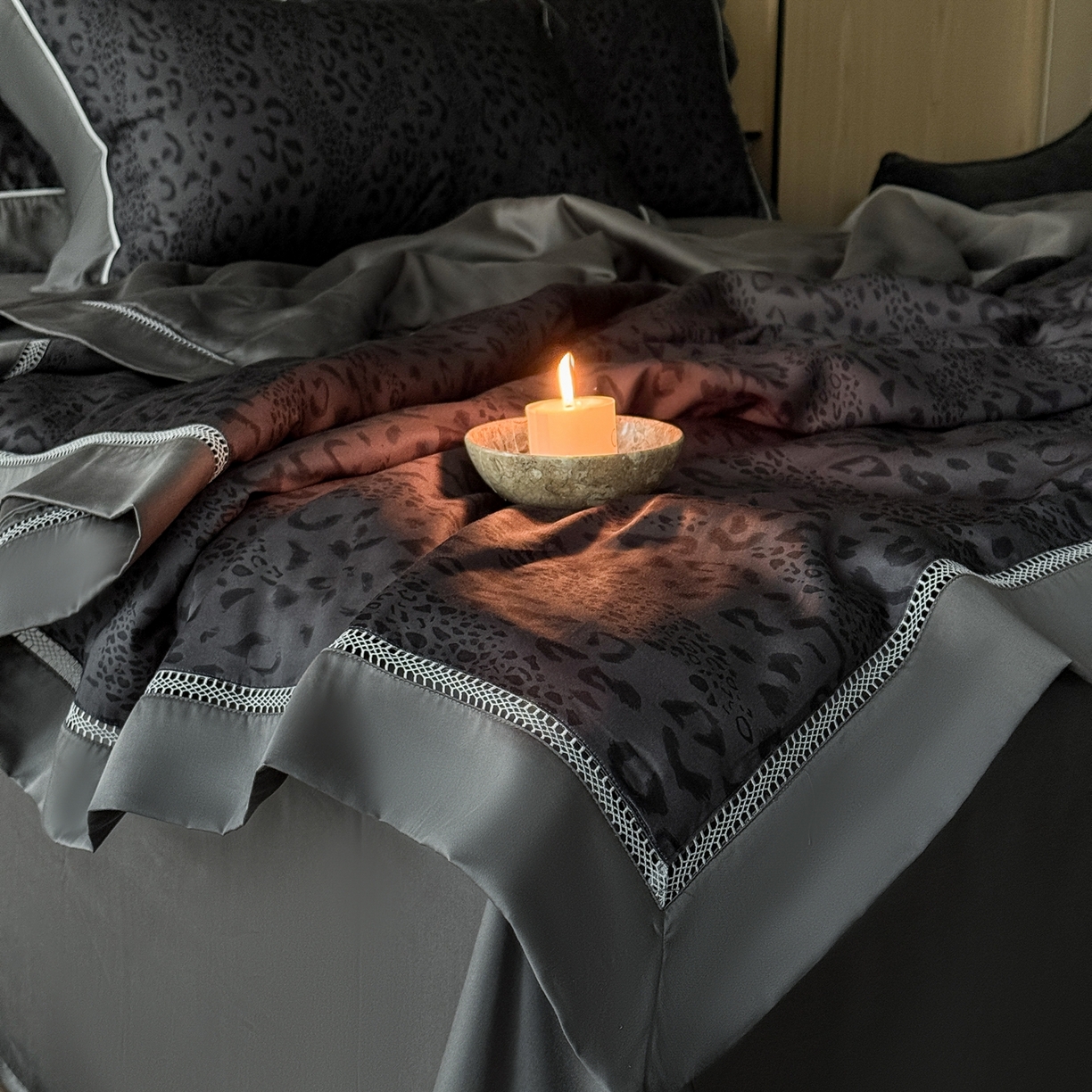 91家纺网 家纺一手货源 找家纺 娇逸家居 2026新款60s天丝数码印花夏被夏凉被空调被四件套 苍岭