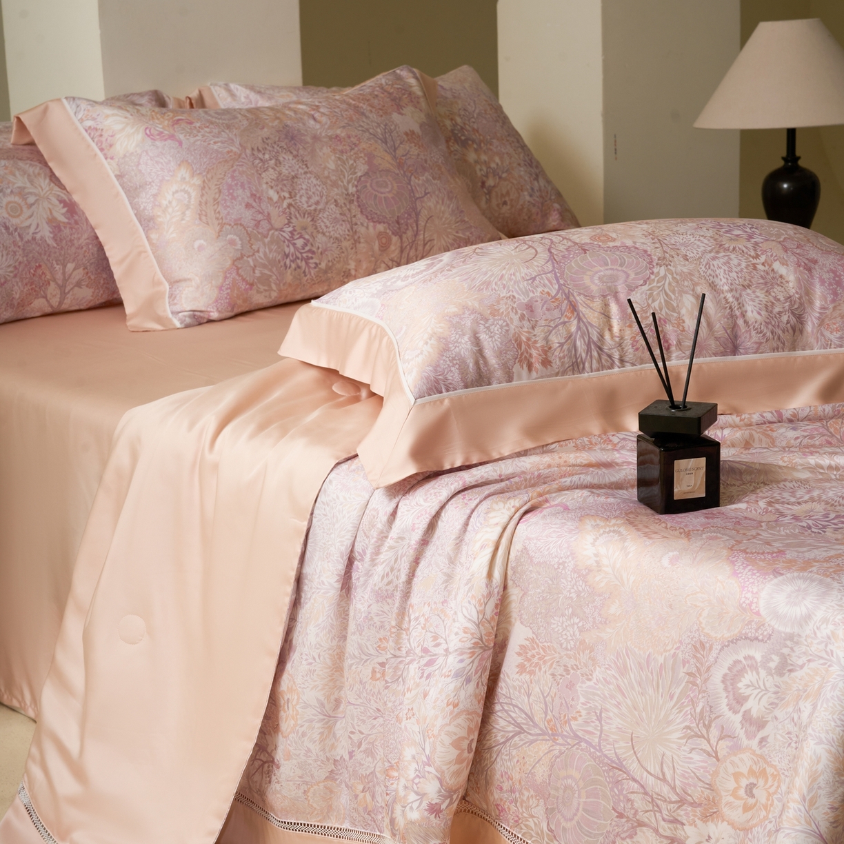 91家纺网 家纺一手货源 找家纺 娇逸家居 2026新款60s天丝数码印花夏被夏凉被空调被四件套 繁絮