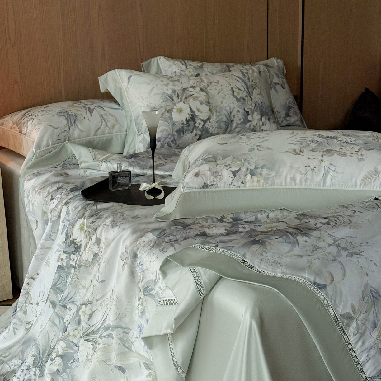 91家纺网 家纺一手货源 找家纺 娇逸家居 2026新款60s天丝数码印花夏被夏凉被空调被四件套 觅光