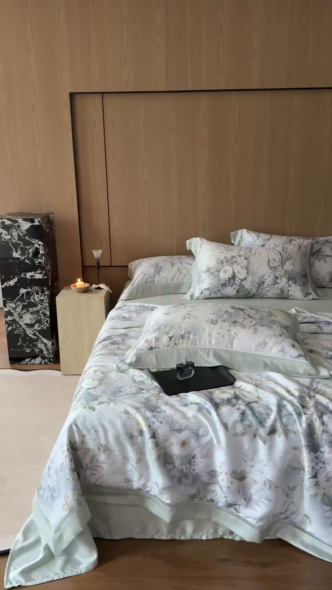 91家纺网 家纺一手货源 找家纺 娇逸家居 2026新款60s天丝数码印花夏被夏凉被空调被四件套 觅光