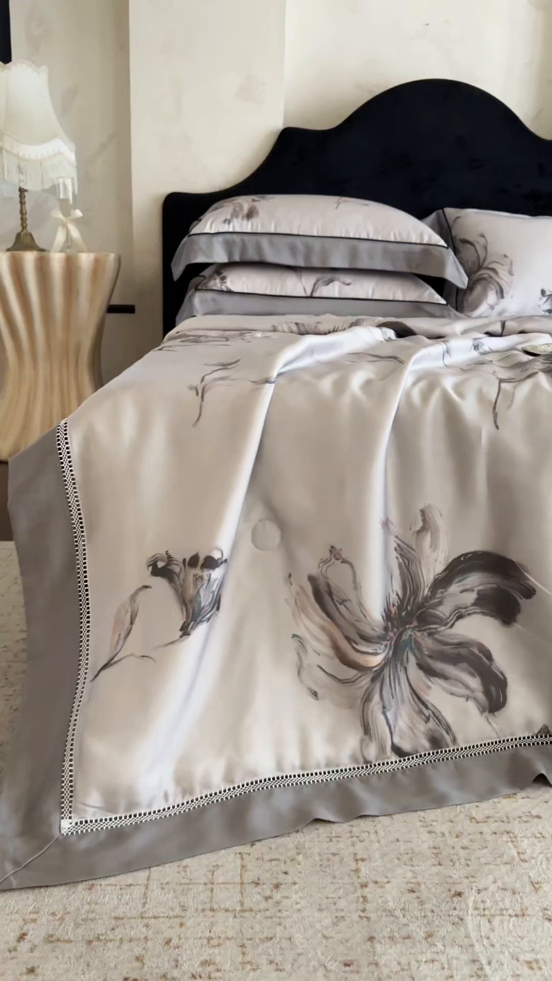 91家纺网 家纺一手货源 找家纺 娇逸家居 2026新款60s天丝数码印花夏被夏凉被空调被四件套 疏影