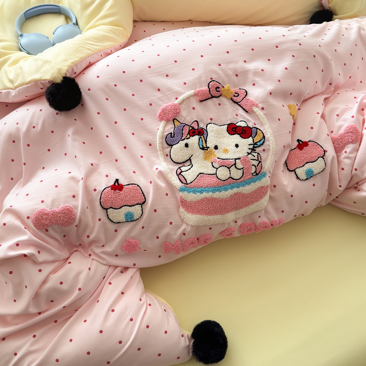 91家纺网 家纺一手货源 找家纺 （总）优选 2026新款小红书热款毛球混搭风毛巾绣床上用品四件套韩版学生三件套