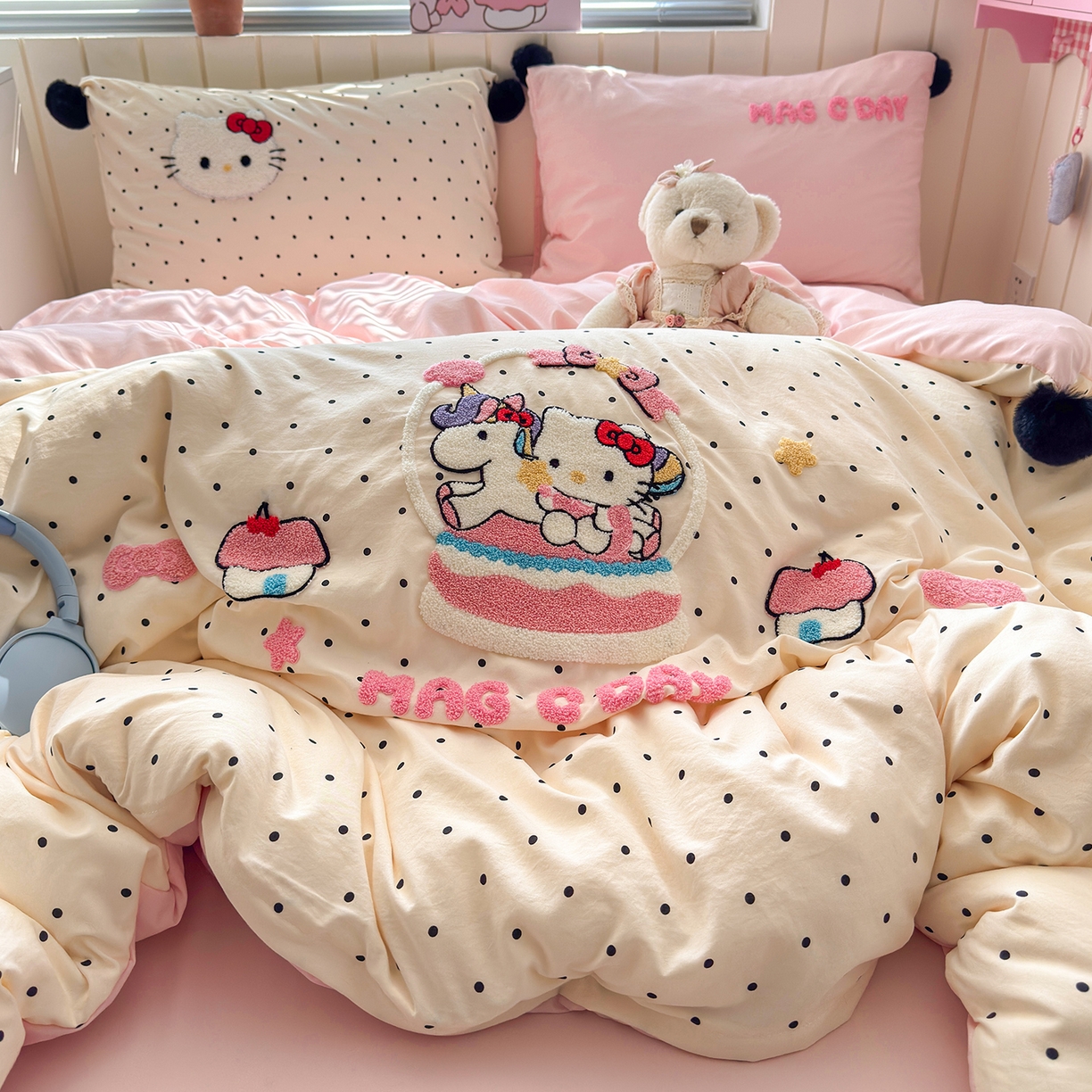 91家纺网 家纺一手货源 找家纺 优选 2026新款小红书热款毛球混搭风毛巾绣床上用品四件套韩版学生三件套 幸运加马-米粉