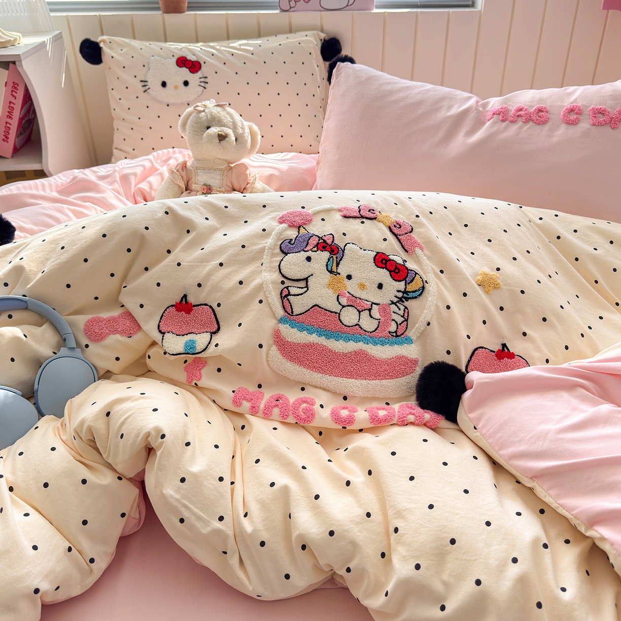 91家纺网 家纺一手货源 找家纺 优选 2026新款小红书热款毛球混搭风毛巾绣床上用品四件套韩版学生三件套 幸运加马-米粉