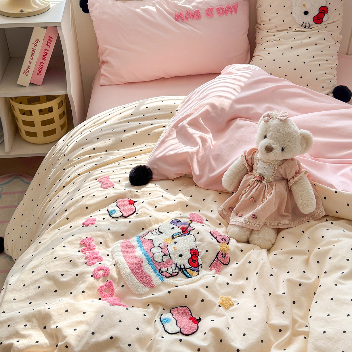 91家纺网 家纺一手货源 找家纺 优选 2026新款小红书热款毛球混搭风毛巾绣床上用品四件套韩版学生三件套 幸运加马-米粉